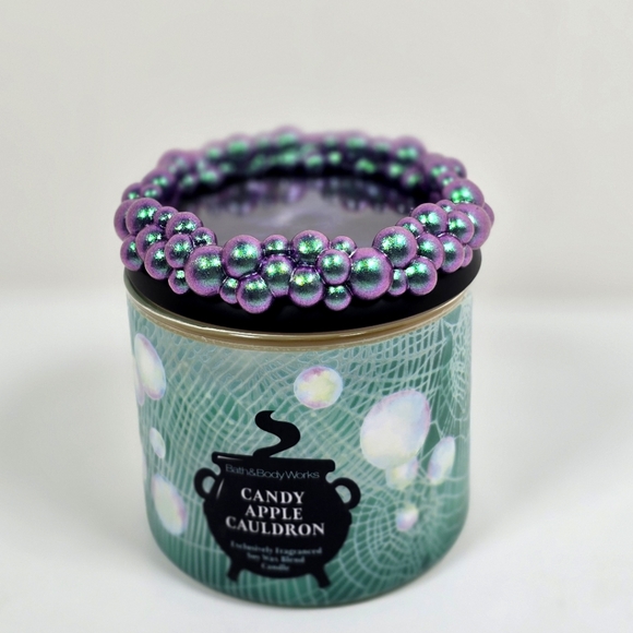 Bath & Body Works Candy Apple Cauldron 3 Wick Candle Nwt - Picture 1 of 4